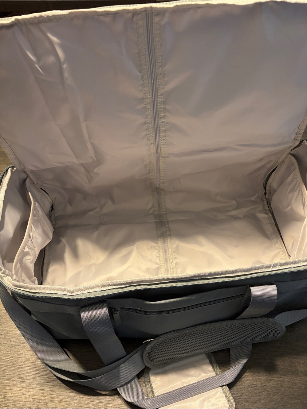 JenniBag Convertible Travel Bag 2.0 – Gray (Excellent Condition) - Picture 5 of 12